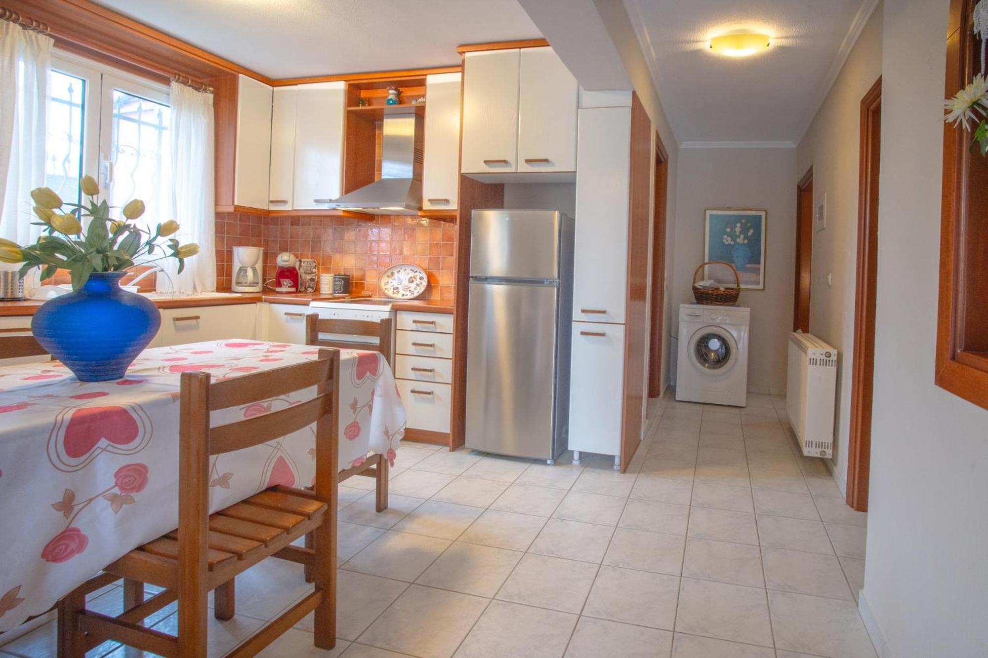 Private 6-Bdrm Villa With Garden 150M To Beach باراديسوس المظهر الخارجي الصورة