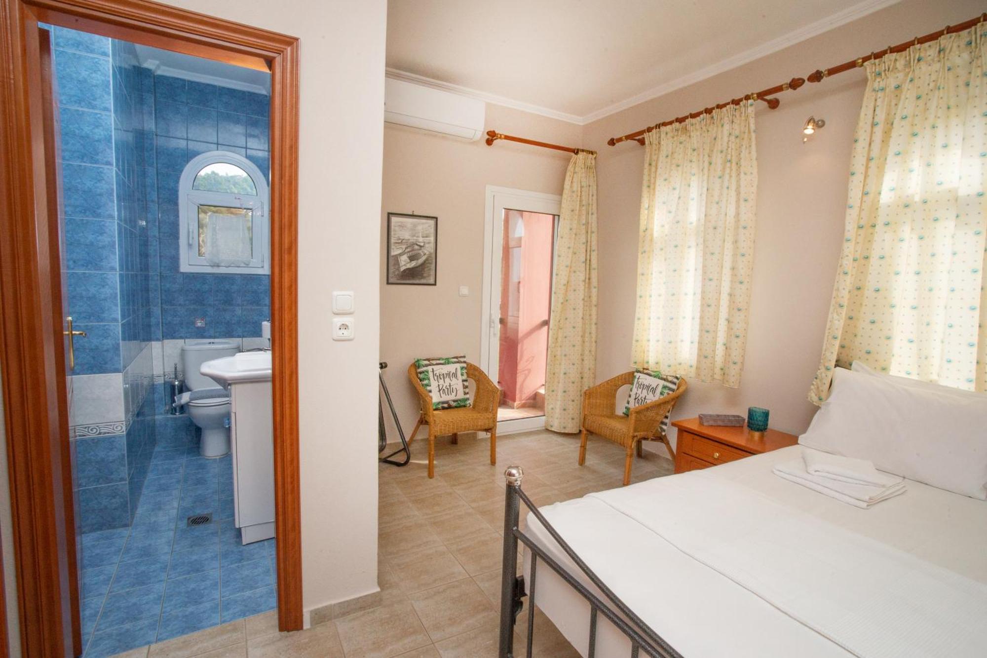 Private 6-Bdrm Villa With Garden 150M To Beach باراديسوس المظهر الخارجي الصورة