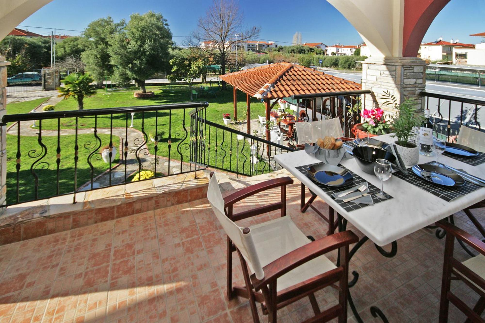 Private 6-Bdrm Villa With Garden 150M To Beach باراديسوس المظهر الخارجي الصورة